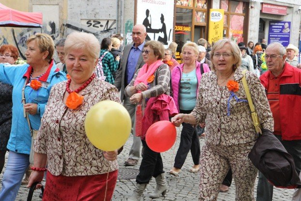ruszyy-senioralia-barwnym-korowodem-foto-54007