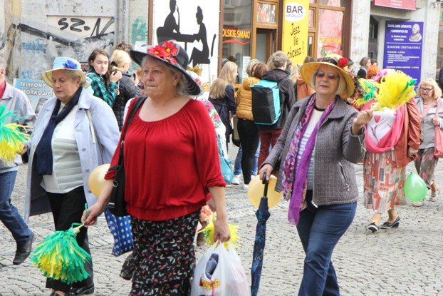 ruszyy-senioralia-barwnym-korowodem-foto-54007