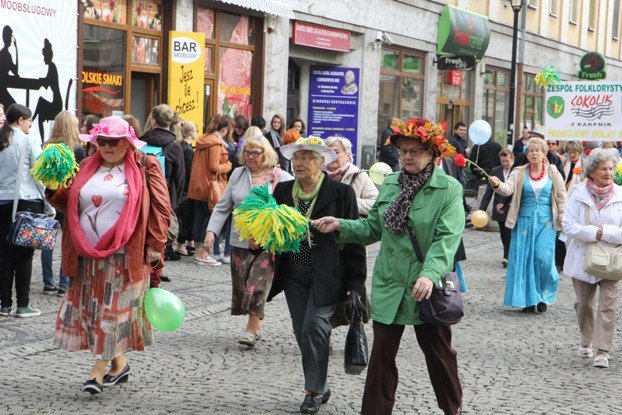 ruszyy-senioralia-barwnym-korowodem-foto-54007