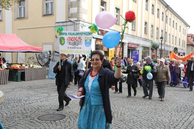 ruszyy-senioralia-barwnym-korowodem-foto-54007