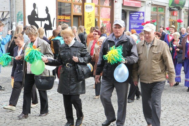 ruszyy-senioralia-barwnym-korowodem-foto-54007