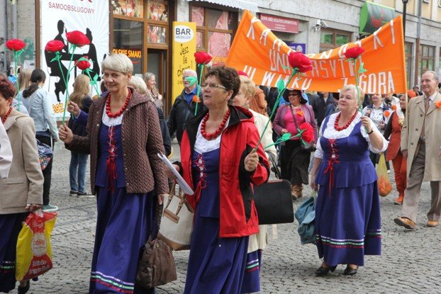 ruszyy-senioralia-barwnym-korowodem-foto-54007