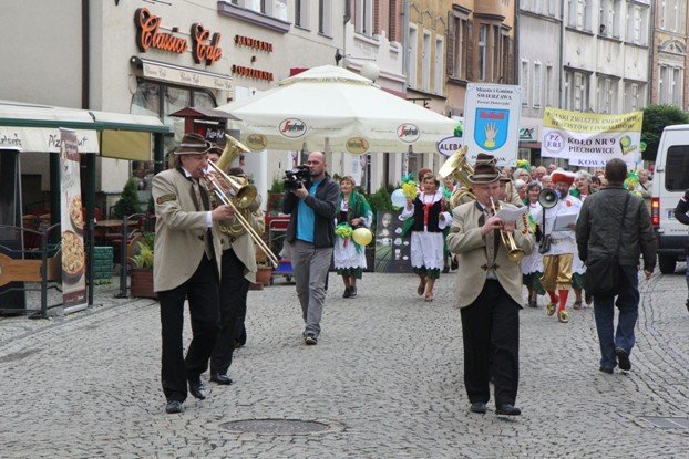 ruszyy-senioralia-barwnym-korowodem-foto-54007