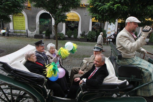 ruszyy-senioralia-barwnym-korowodem-foto-54007