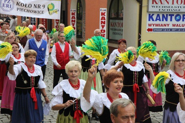 ruszyy-senioralia-barwnym-korowodem-foto-54007