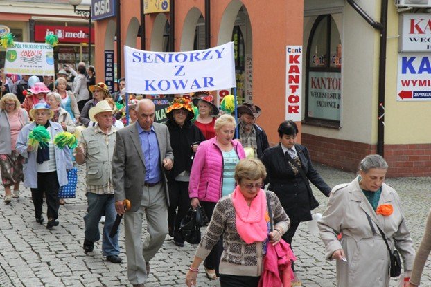 ruszyy-senioralia-barwnym-korowodem-foto-54007