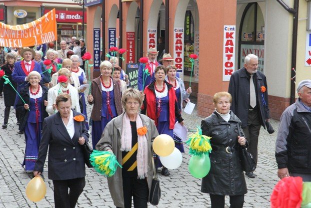 ruszyy-senioralia-barwnym-korowodem-foto-54007