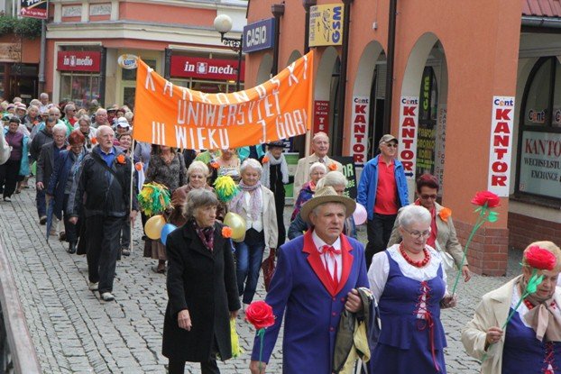 ruszyy-senioralia-barwnym-korowodem-foto-54007