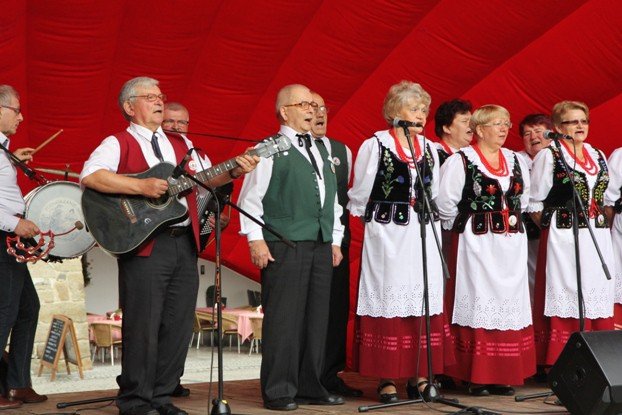 ruszyy-senioralia-barwnym-korowodem-foto-54007