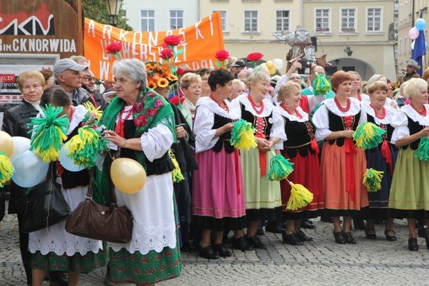 ruszyy-senioralia-barwnym-korowodem-foto-54007