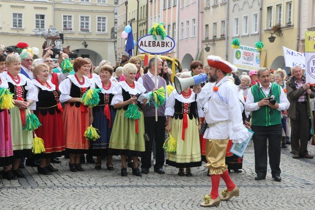 ruszyy-senioralia-barwnym-korowodem-foto-54007