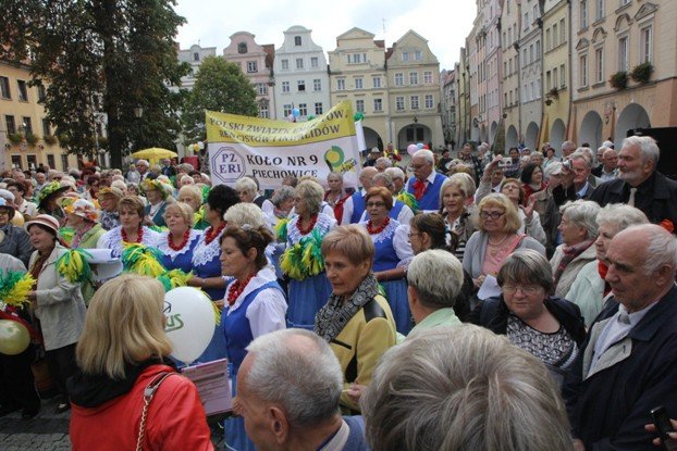ruszyy-senioralia-barwnym-korowodem-foto-54007