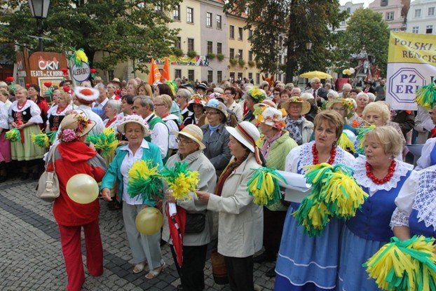 ruszyy-senioralia-barwnym-korowodem-foto-54007