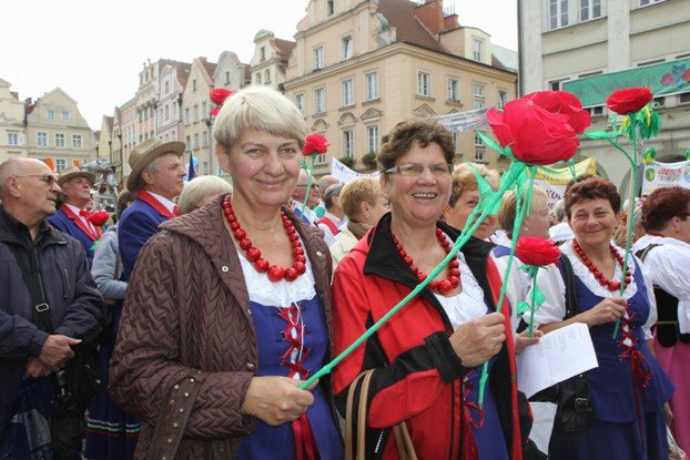 ruszyy-senioralia-barwnym-korowodem-foto-54007