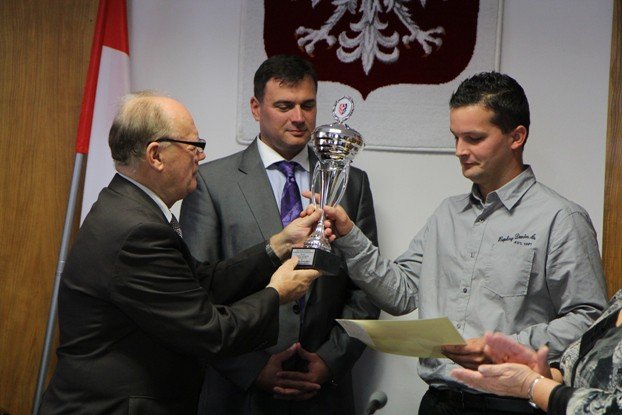 nagrody-dla-sportowcow-w-jeleniogorskim-starostwie-foto-54028