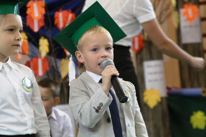 wielkie-pasowanie-pierwszaczkow-z-siodemki-foto-54040