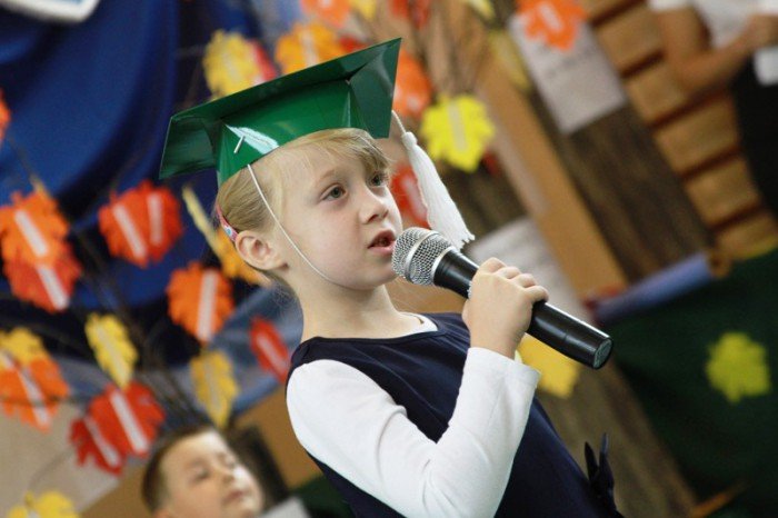 wielkie-pasowanie-pierwszaczkow-z-siodemki-foto-54040