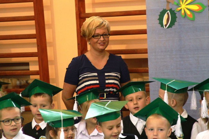 wielkie-pasowanie-pierwszaczkow-z-siodemki-foto-54040