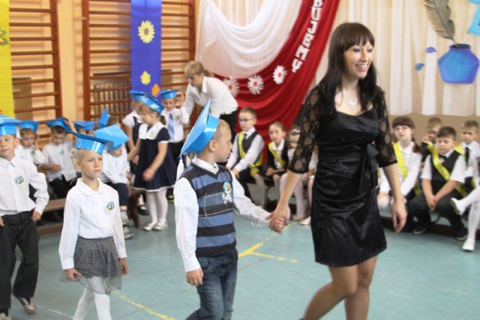 wielkie-pasowanie-pierwszaczkow-z-siodemki-foto-54040