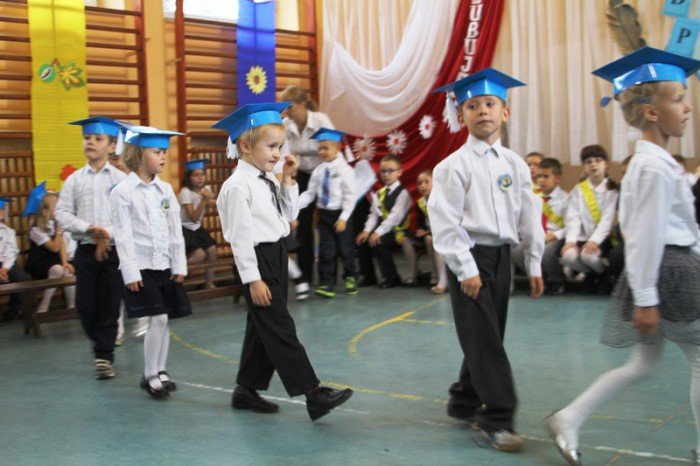 wielkie-pasowanie-pierwszaczkow-z-siodemki-foto-54040