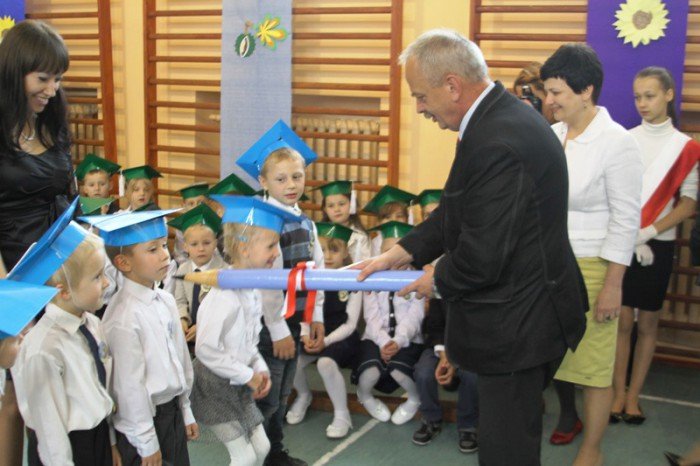wielkie-pasowanie-pierwszaczkow-z-siodemki-foto-54040