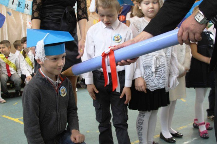 wielkie-pasowanie-pierwszaczkow-z-siodemki-foto-54040