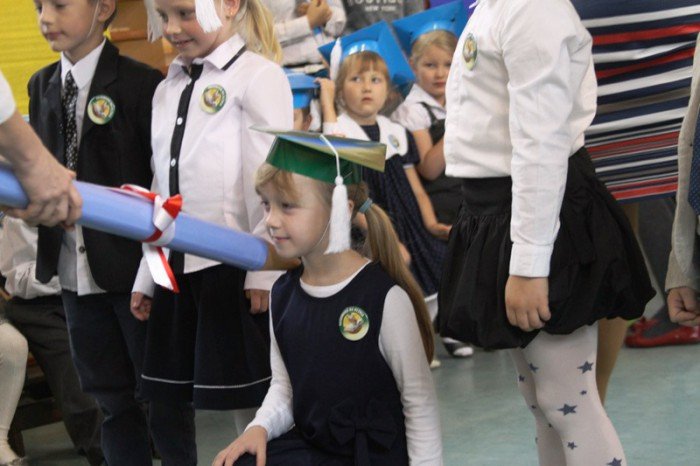 wielkie-pasowanie-pierwszaczkow-z-siodemki-foto-54040