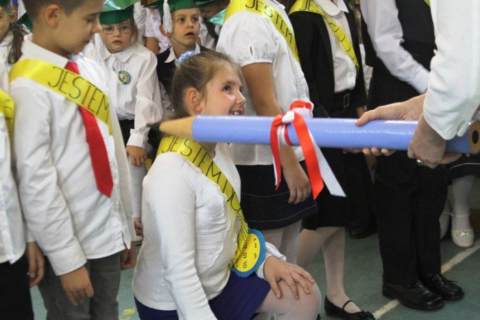 wielkie-pasowanie-pierwszaczkow-z-siodemki-foto-54040