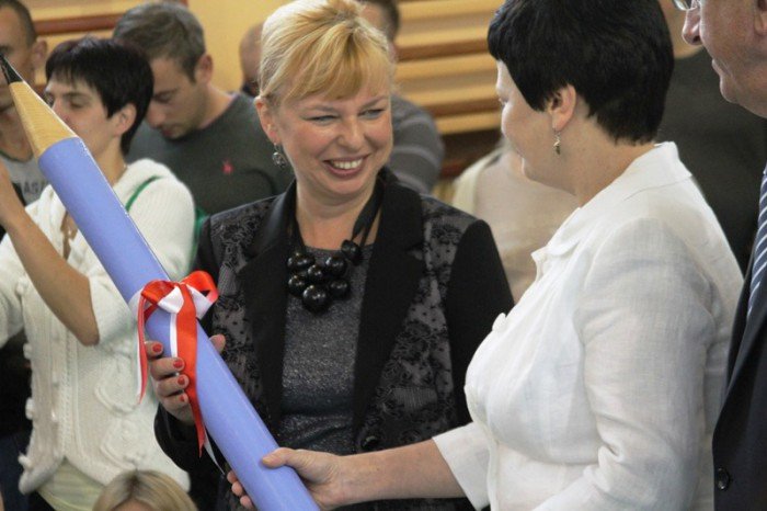 wielkie-pasowanie-pierwszaczkow-z-siodemki-foto-54040