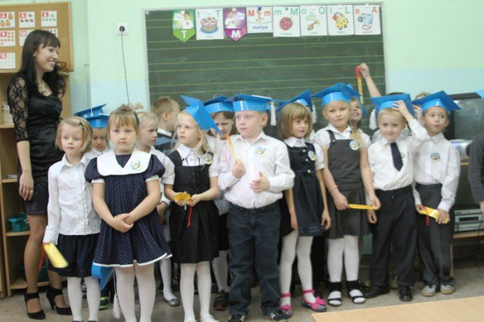 wielkie-pasowanie-pierwszaczkow-z-siodemki-foto-54040