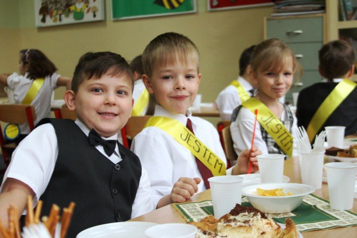 wielkie-pasowanie-pierwszaczkow-z-siodemki-foto-54040