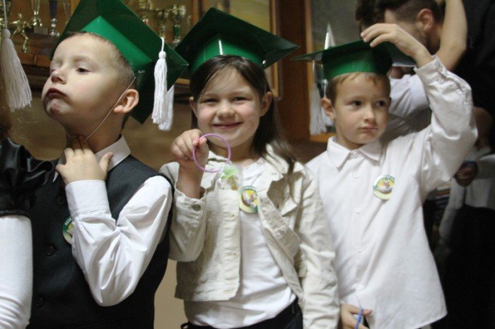 wielkie-pasowanie-pierwszaczkow-z-siodemki-foto-54040