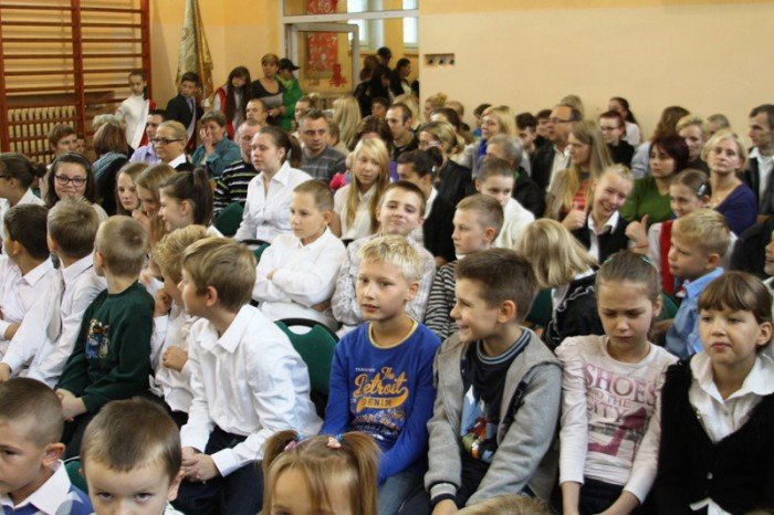 wielkie-pasowanie-pierwszaczkow-z-siodemki-foto-54040