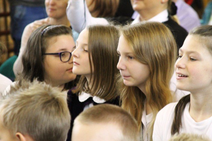 wielkie-pasowanie-pierwszaczkow-z-siodemki-foto-54040