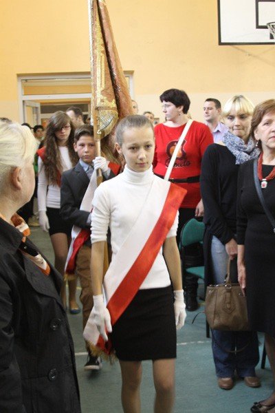 wielkie-pasowanie-pierwszaczkow-z-siodemki-foto-54040
