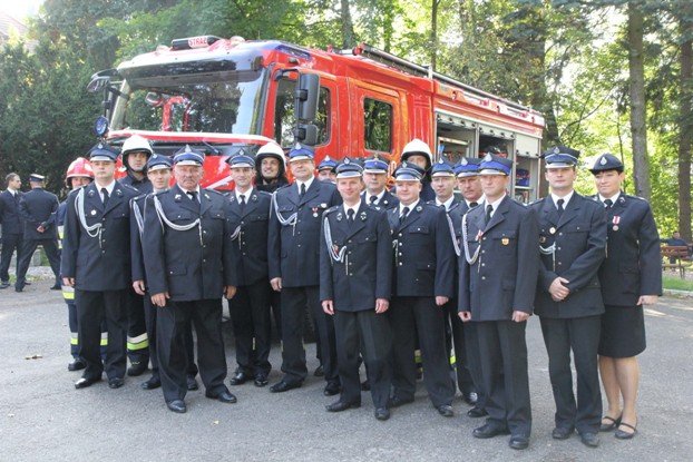 nowy-woz-strazacki-dla-osp-w-janowicach-wielkich-foto-54058