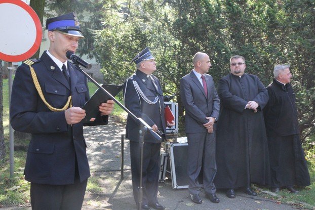 nowy-woz-strazacki-dla-osp-w-janowicach-wielkich-foto-54058