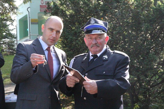 nowy-woz-strazacki-dla-osp-w-janowicach-wielkich-foto-54058
