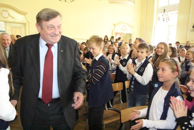 polski-kosmonauta-w-jeleniogorskiej-dwojce-foto-54102
