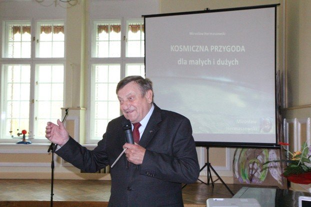 polski-kosmonauta-w-jeleniogorskiej-dwojce-foto-54102