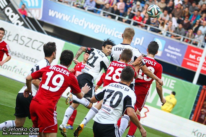 umowa-z-piastem-gliwice-czeka-na-podpisy-galeria-z-meczu-piastlegia-foto-54139