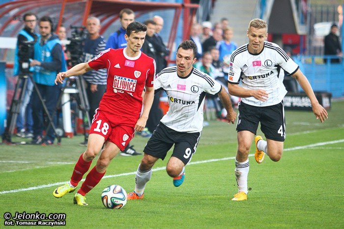 umowa-z-piastem-gliwice-czeka-na-podpisy-galeria-z-meczu-piastlegia-foto-54139