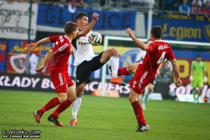 umowa-z-piastem-gliwice-czeka-na-podpisy-galeria-z-meczu-piastlegia-foto-54139