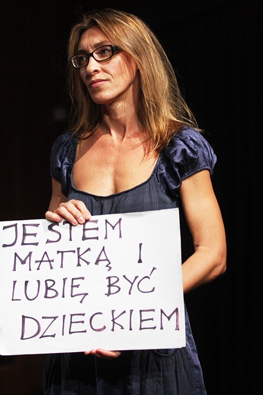 kobiety-o-macierzynstwie-w-sztuce-dzisiaj-foto-54150