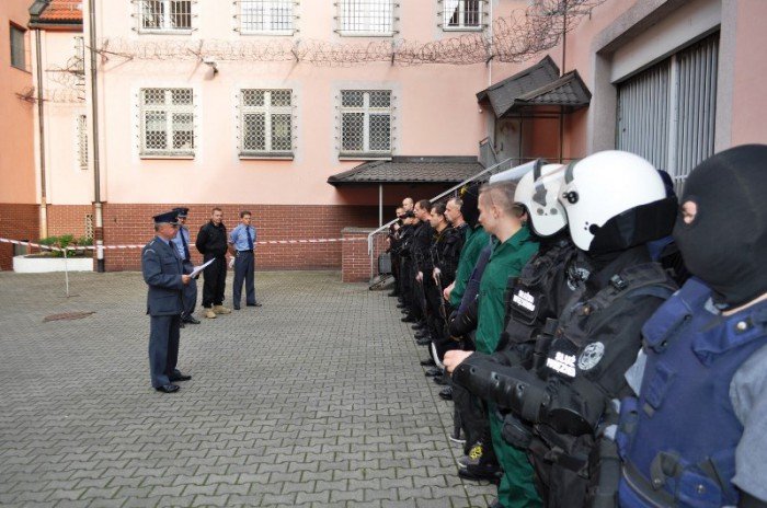strzelanina-pod-aresztem-foto-video-54156