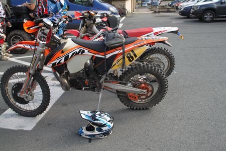 szaleli-na-motocyklach-po-lesie-zostali-ukarani-foto-54199