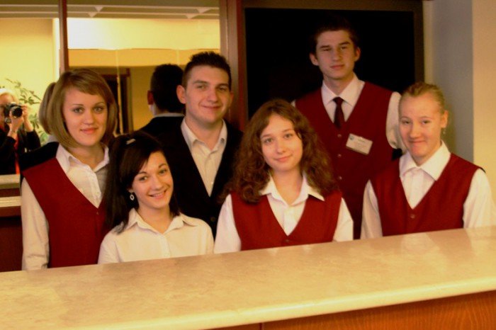 deszcz-nagrod-i-wyroznien-w-dniu-edukacji-foto-54227