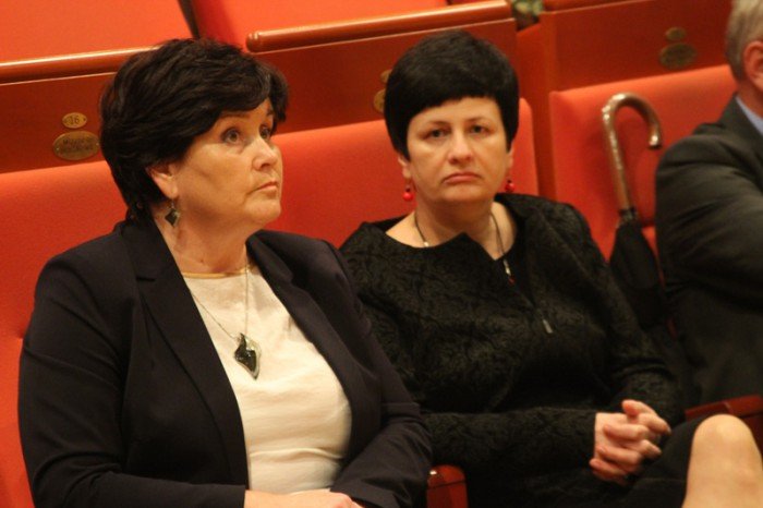 deszcz-nagrod-i-wyroznien-w-dniu-edukacji-foto-54227