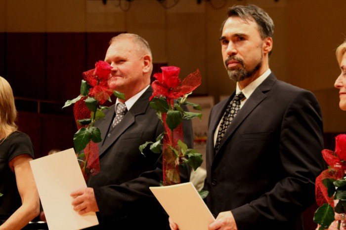 deszcz-nagrod-i-wyroznien-w-dniu-edukacji-foto-54227