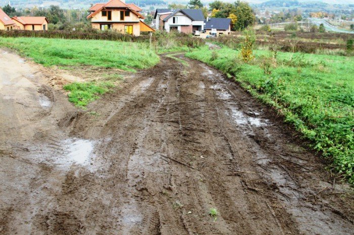 miasto-sprzedao-dziaki-budowlane-bez-drogi-foto-54228